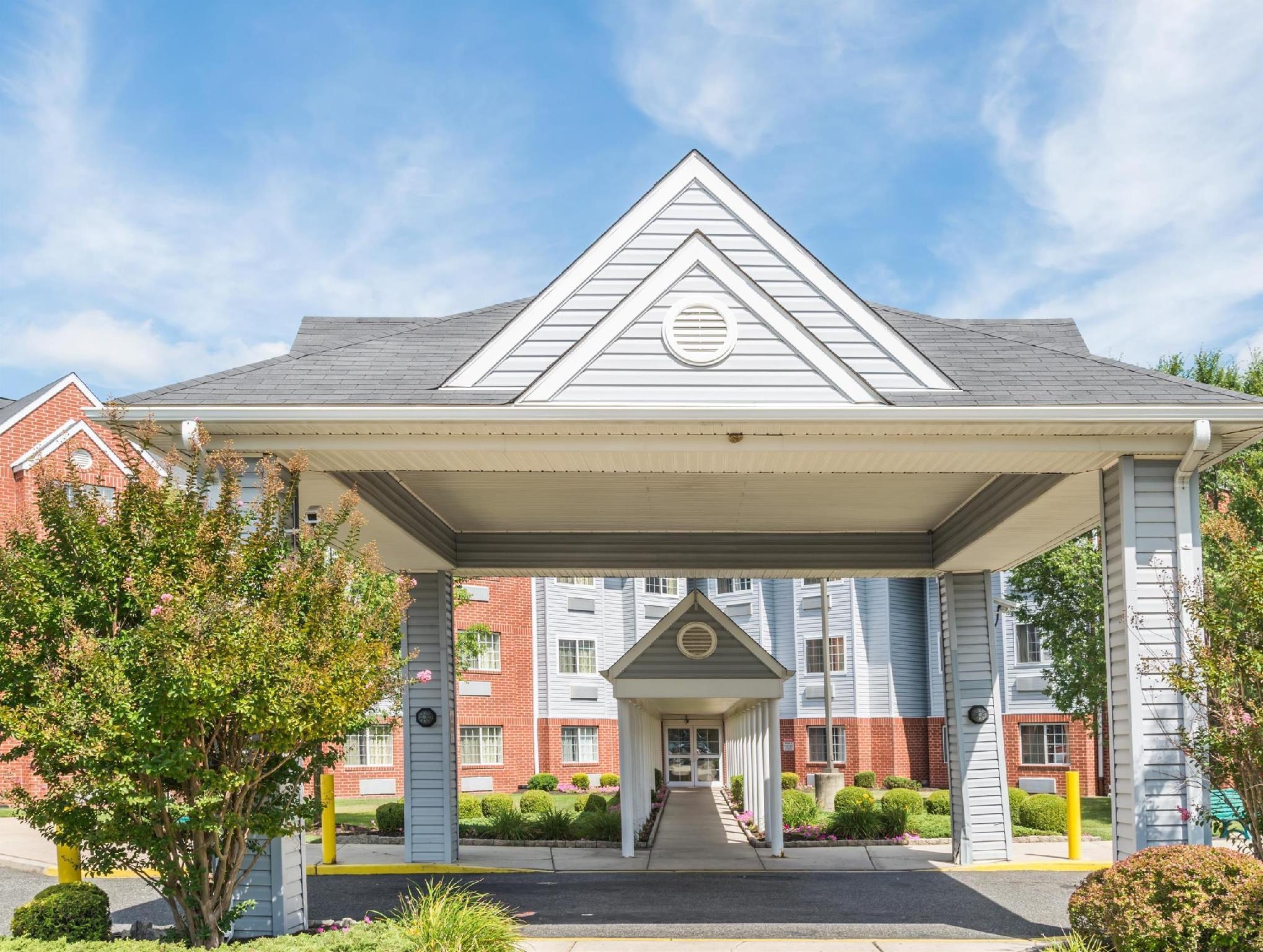Hotel Microtel & By Wyndham Airport