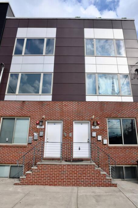 Yanne's Place - Roof-patio, Workspace, Cityview Apartment Philadelphia