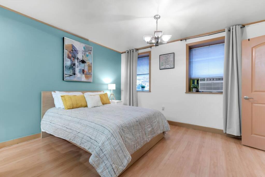Heart Of Old City! The Liberty Room! Wifi/neflix Apartment