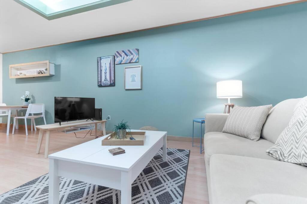 Heart Of Old City! The Liberty Room! Wifi/neflix * Philadelphia