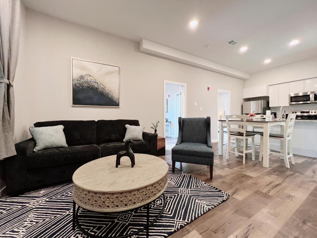 Apartment At Luna On Ridge Ave *