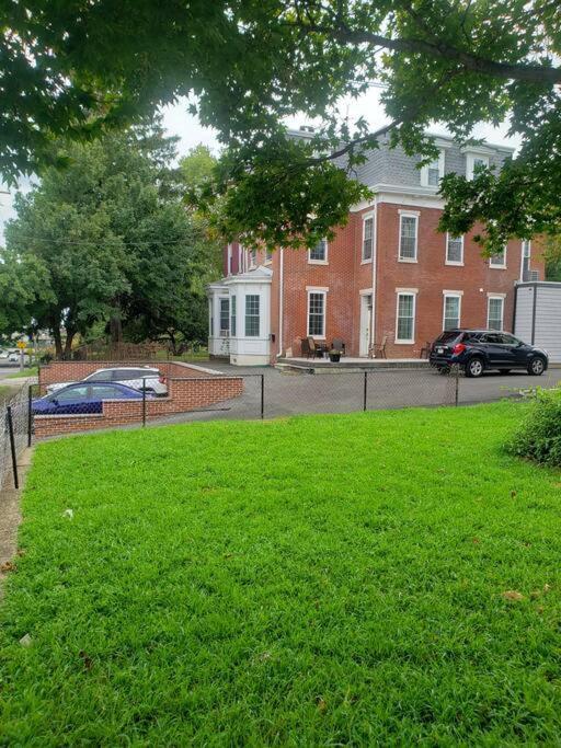 Sunny View Tacony - Free Private Parking Philadelphia