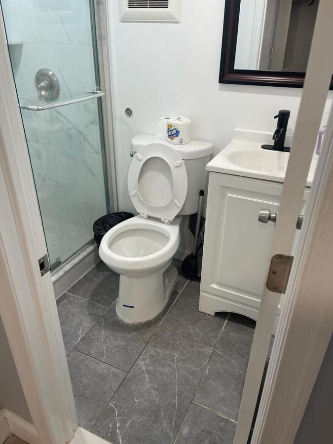 Convenient In West Guest house *