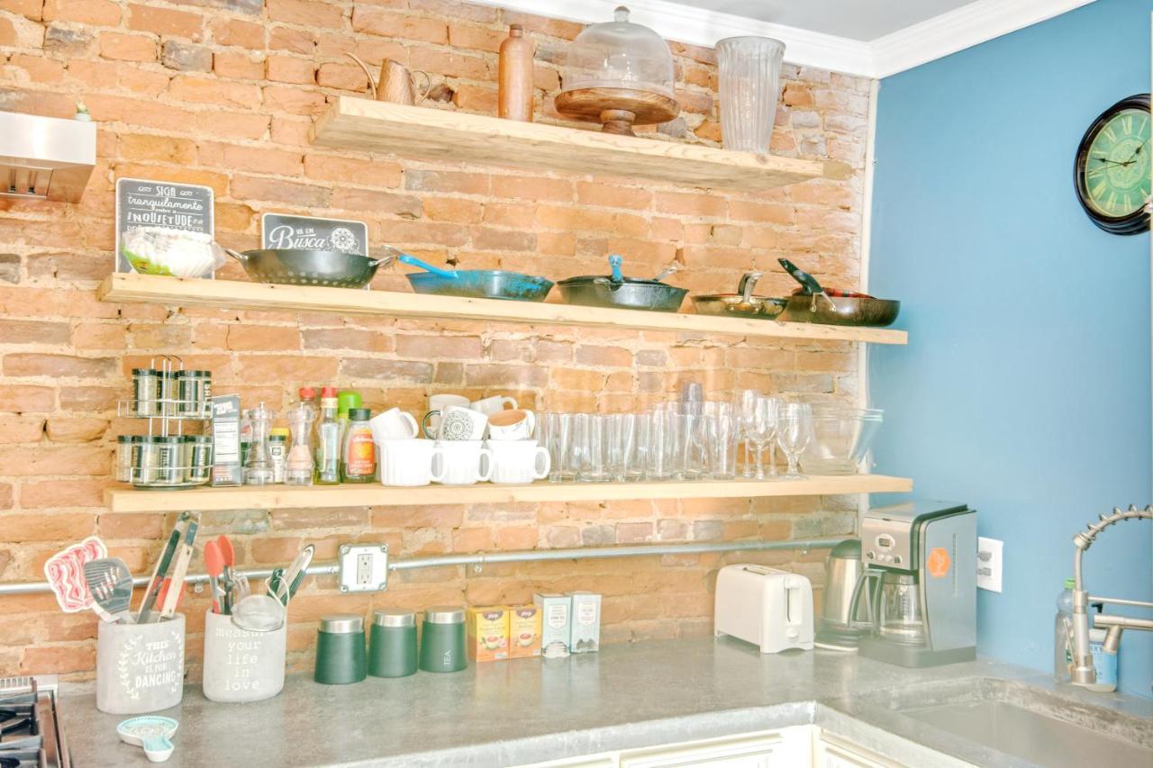 Spacious Oasis - Parking, Private Patio & Roofdeck Apartment *