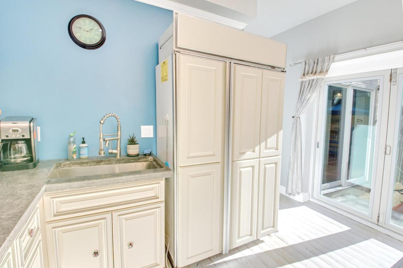 Spacious Oasis - Parking, Private Patio & Roofdeck Apartment *