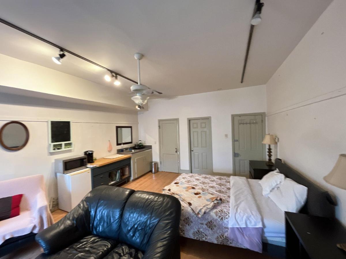 Lovely Northern Liberty Studio 1 Queen 1 Sleeper Kitchen Full Bath Apt B Philadelphia
