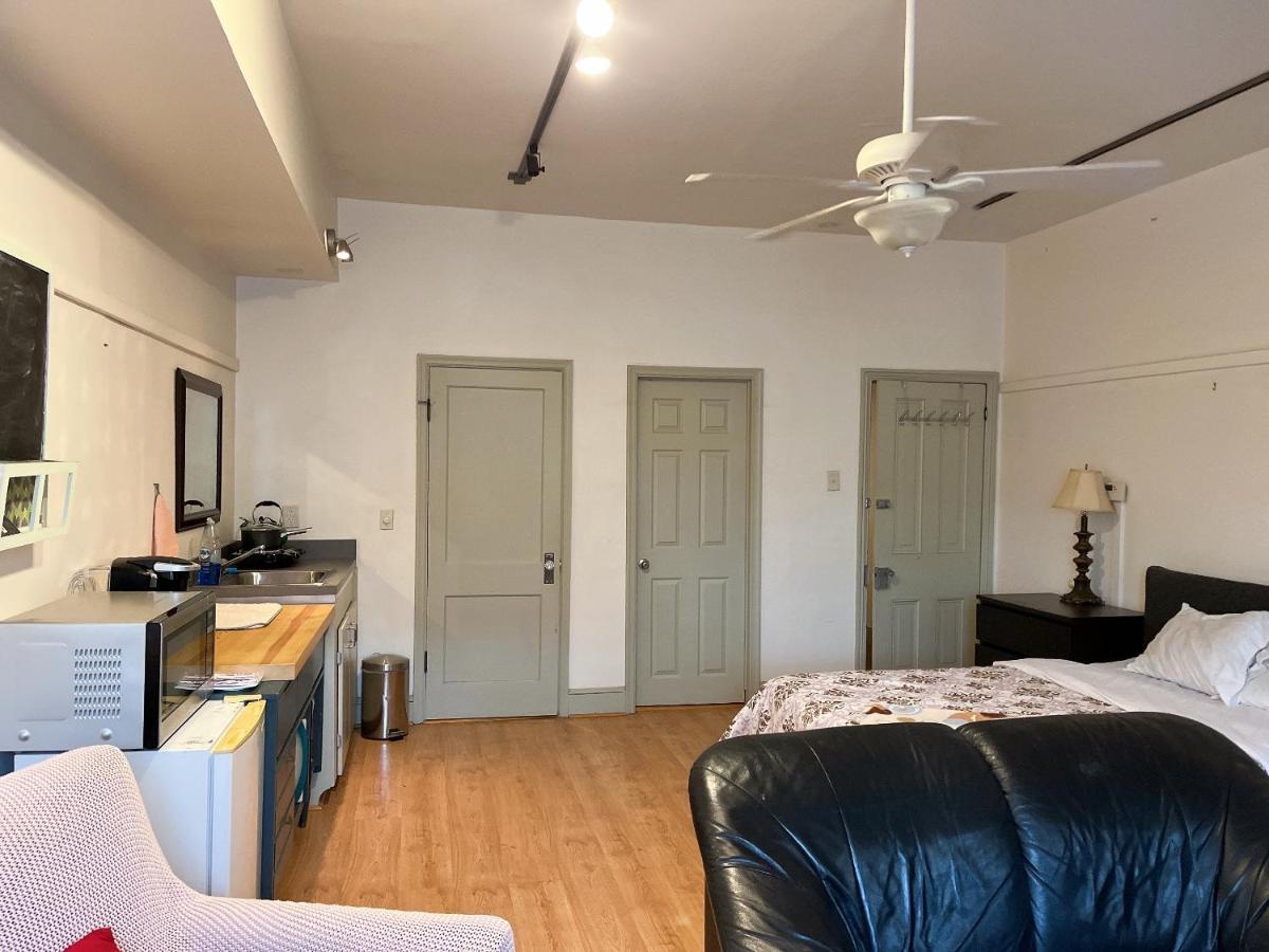 Lovely Northern Liberty Studio 1 Queen 1 Sleeper Kitchen Full Bath Apt B Apartment *
