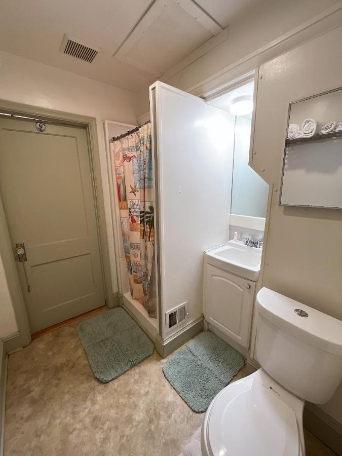 Lovely Northern Liberty Studio 1 Queen 1 Sleeper Kitchen Full Bath Apt B Apartment *