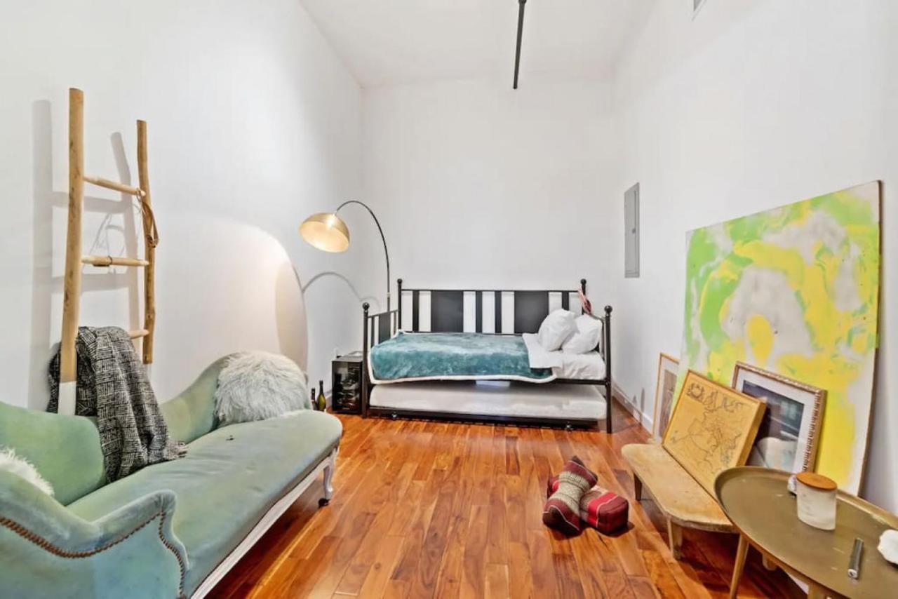 Luxurious Condo, Amazing Location Holiday home *