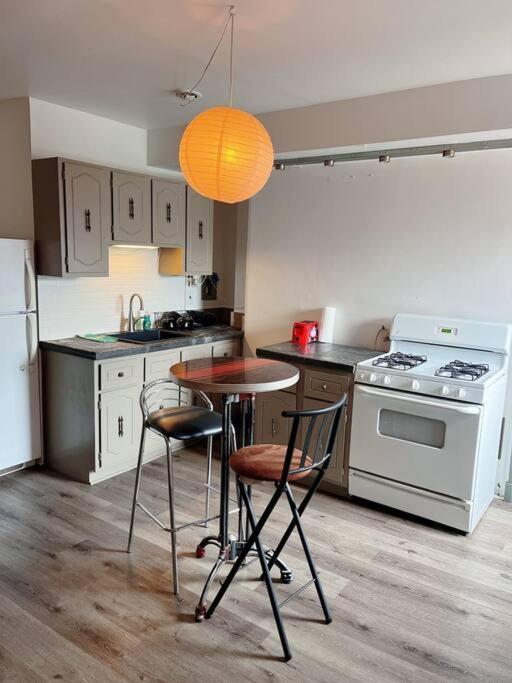 Apartment Northern Liberty C Artist 2 Bedrooms Apt & Loft Sleeps Up To 11 Philadelphia