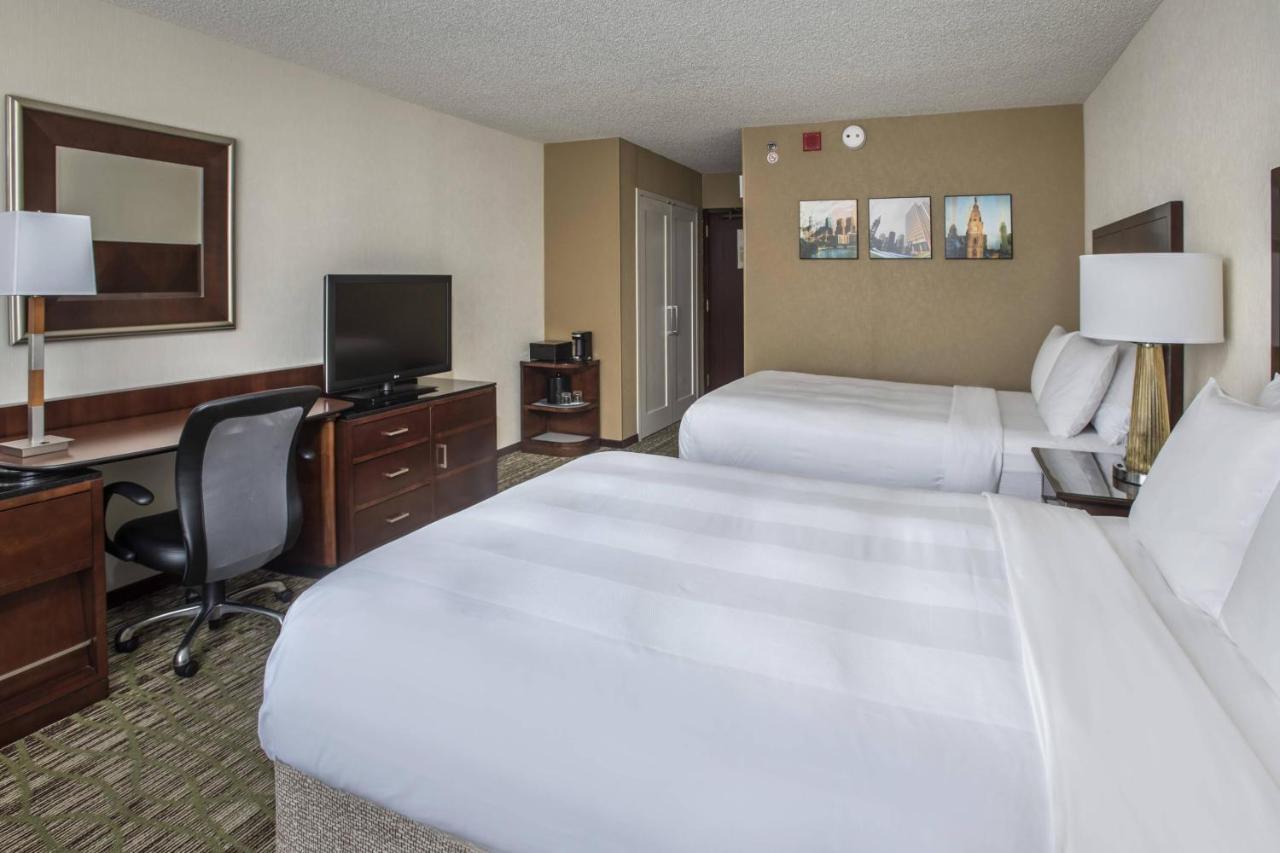 Airport Marriott Hotel 4*
