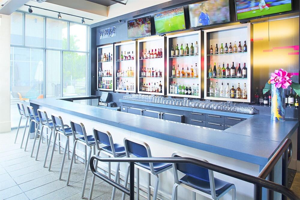 Aloft Airport