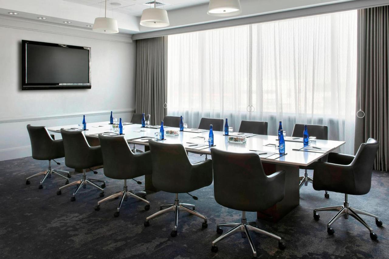 Airport Marriott 4*