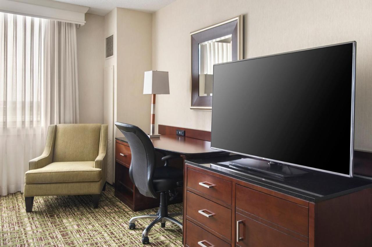 Airport Marriott Hotel