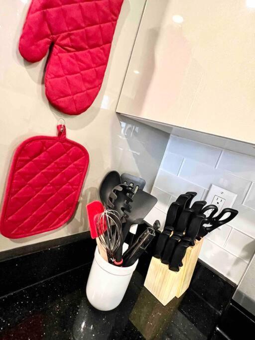 402 Stylish Luxe At Center Self Check-in *