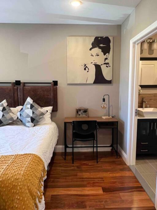 402 Stylish Luxe At Center Self Check-in Apartment Philadelphia