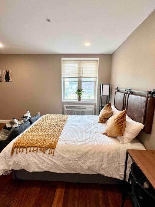 402 Stylish Luxe At Center Self Check-in Apartment
