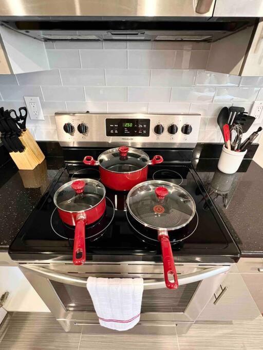 402 Stylish Luxe At Center Self Check-in Apartment Philadelphia