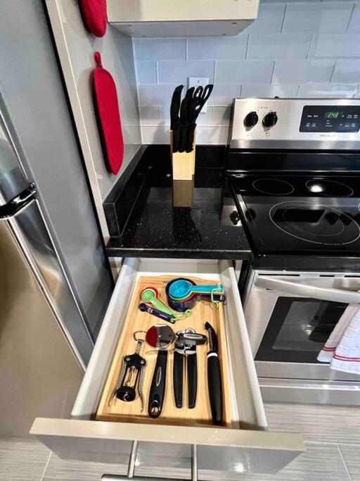 Apartment 402 Stylish Luxe At Center Self Check-in Philadelphia