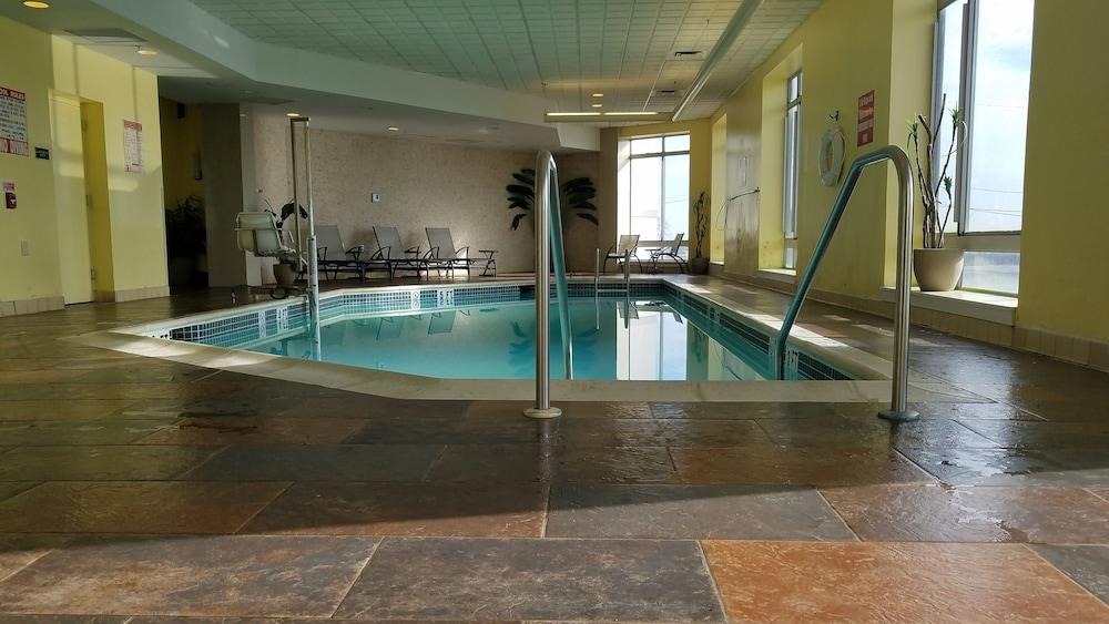 Hilton City Avenue Hotel 4*