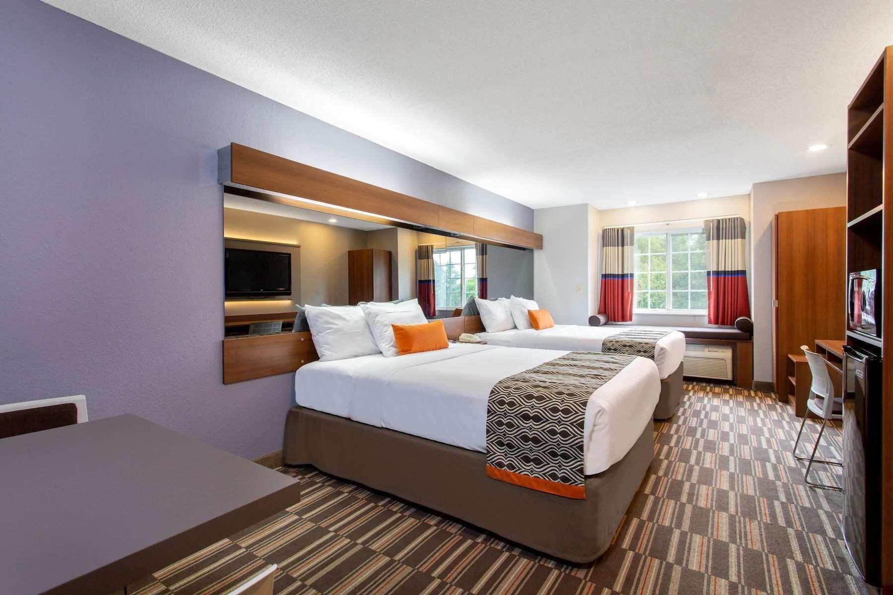 Hotel Microtel & By Wyndham Airport