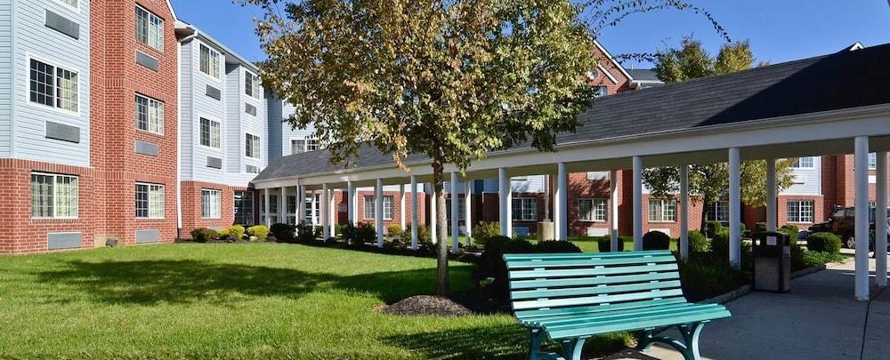 Hotel Microtel & By Wyndham Airport
