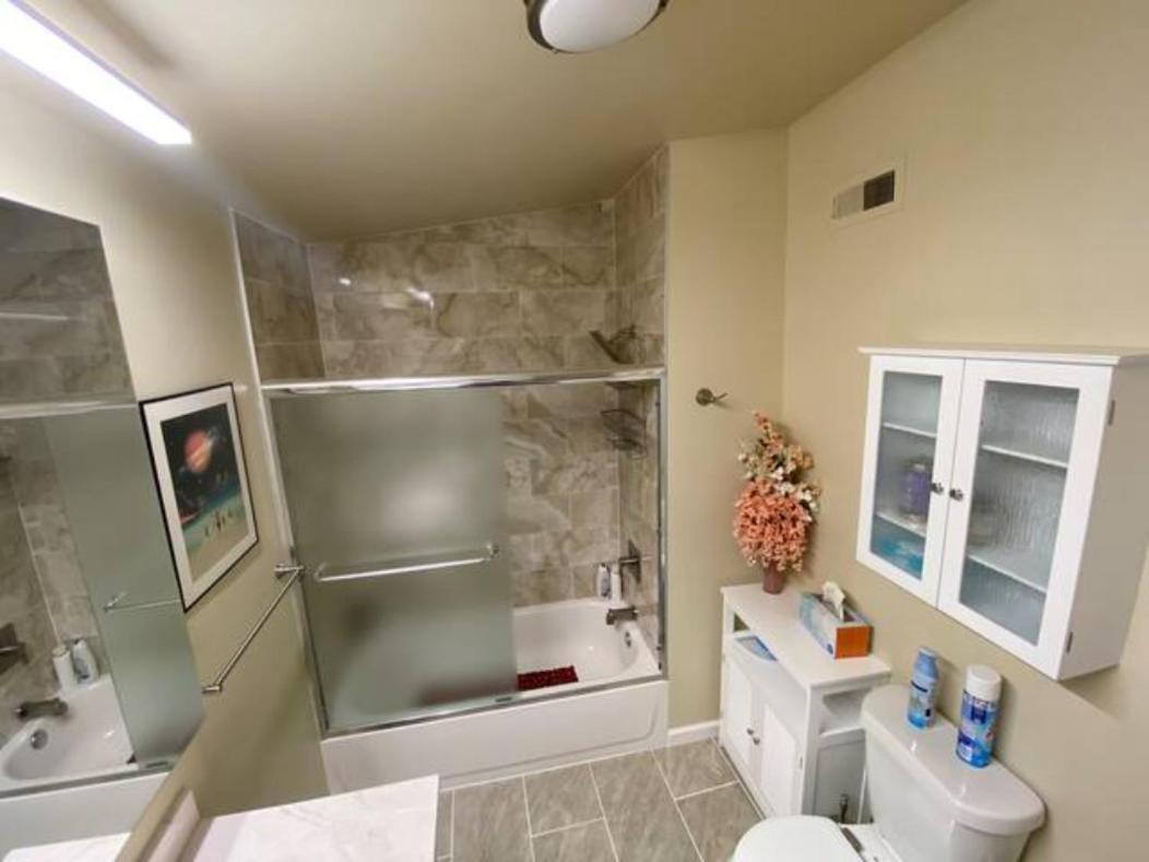 Studio W Full Kitchen Fast Wifi 60 Inch Tv Philadelphia
