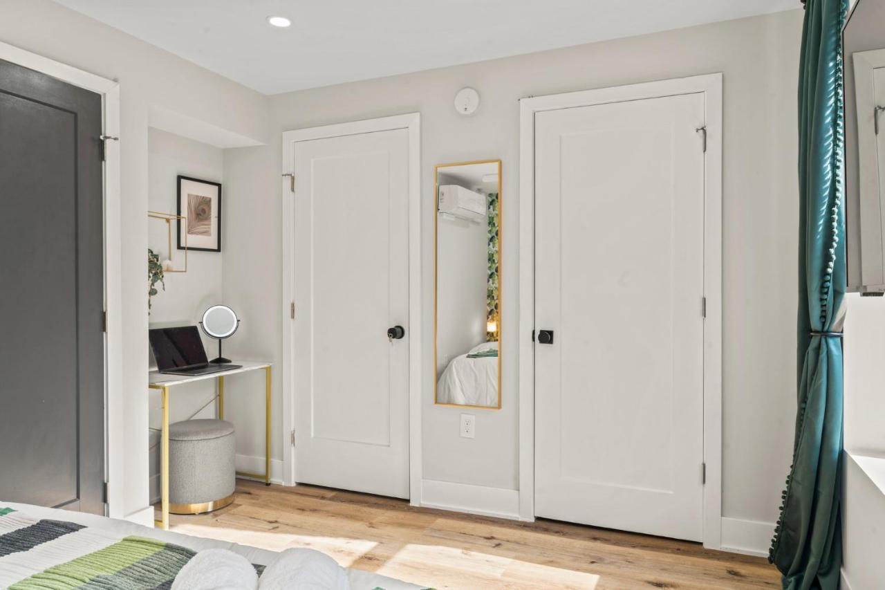1 Bedroom Passyunk Ave Stunner- Perfect Location