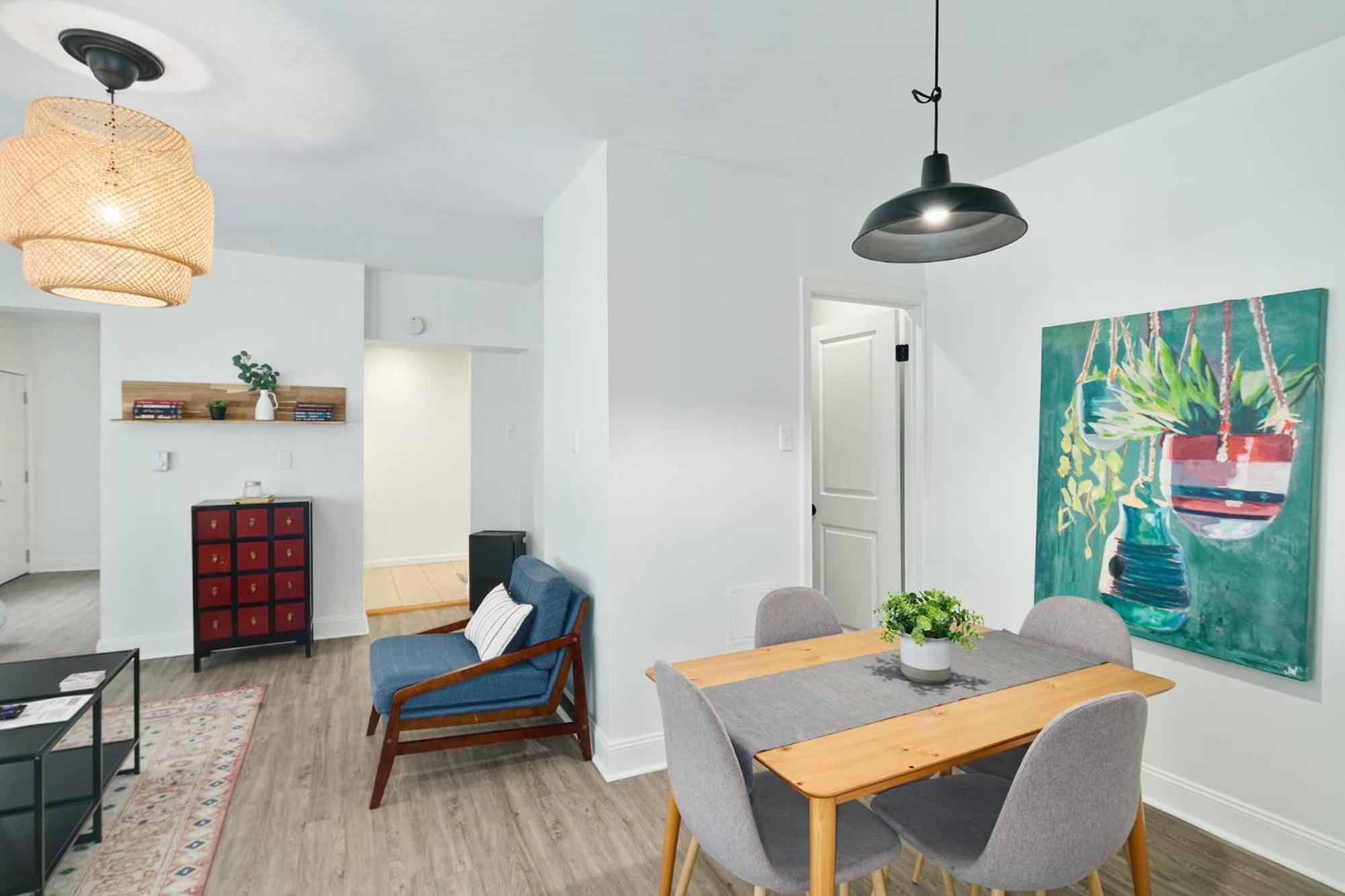 Apartment Stroll To Main St: 2br On The Park *
