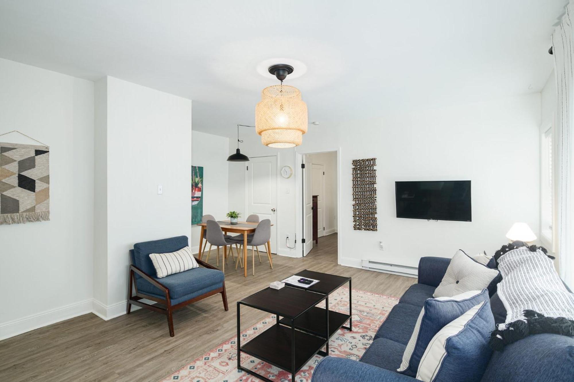Stroll To Main St: 2br On The Park Philadelphia