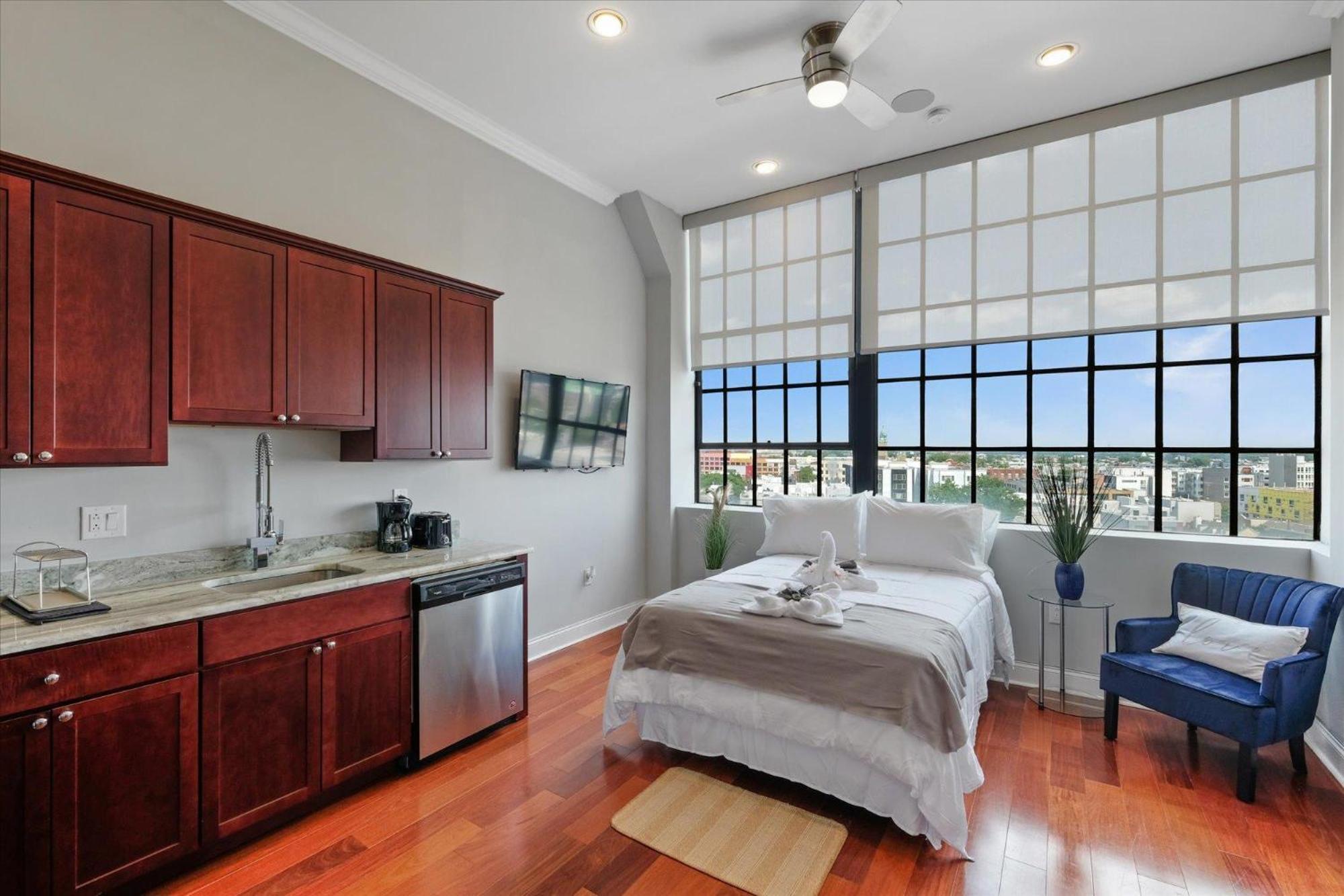 Luxury Near Center