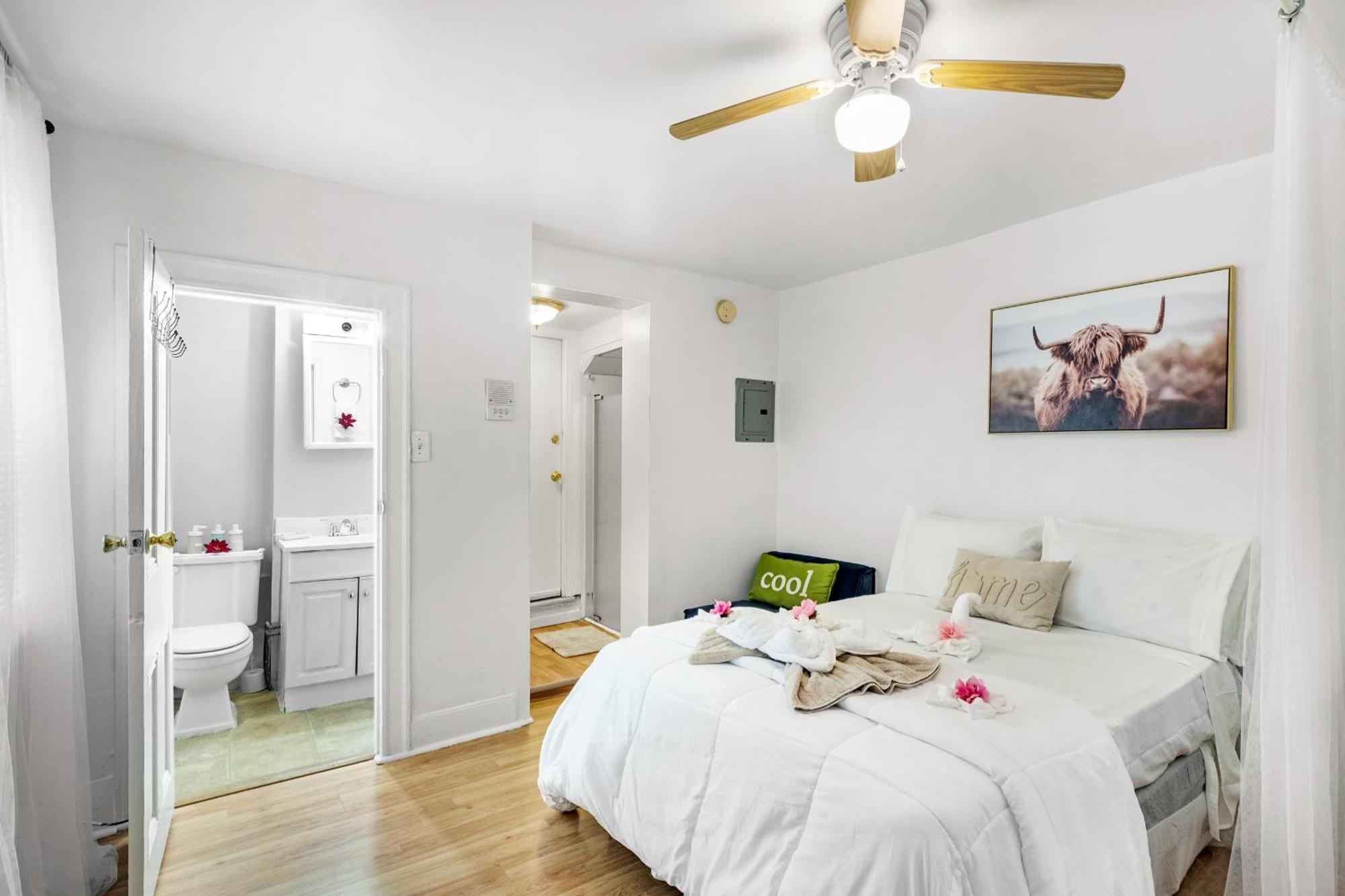Prime Near Attractions Apartment Philadelphia