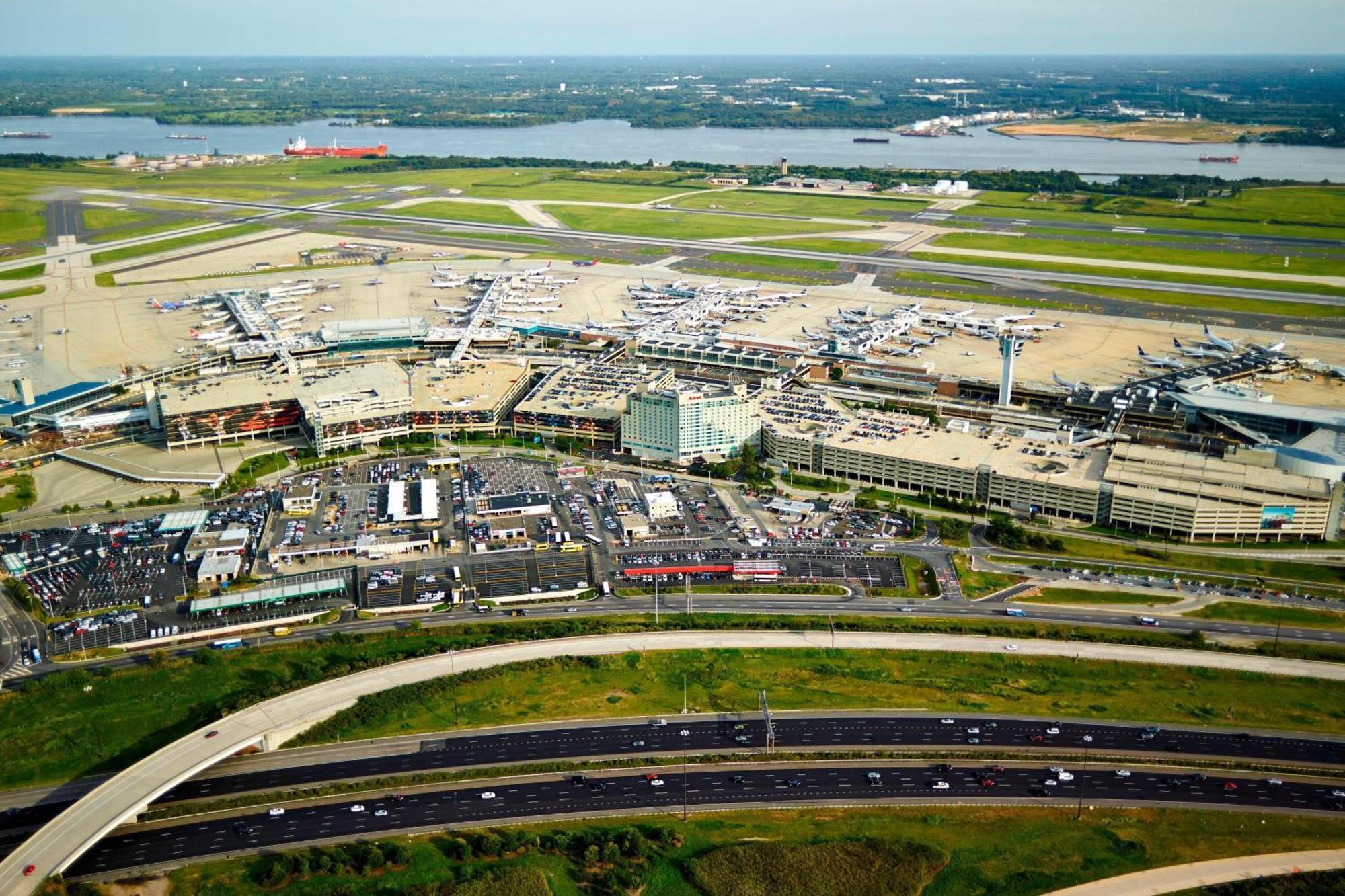 Airport Marriott Hotel 4*