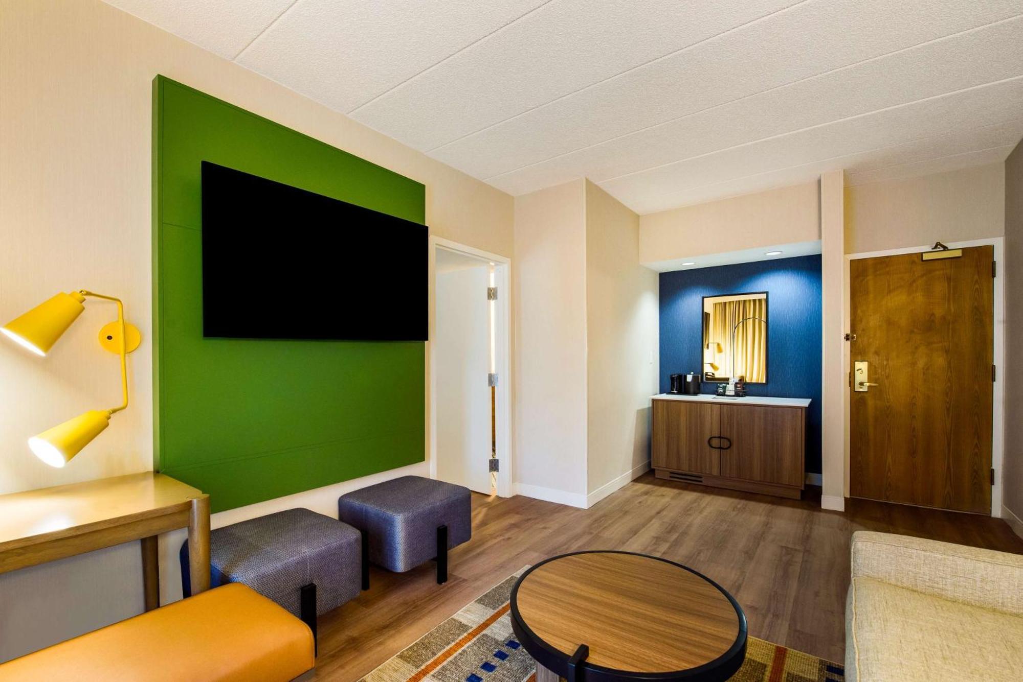 Sonesta Select Airport Philadelphia