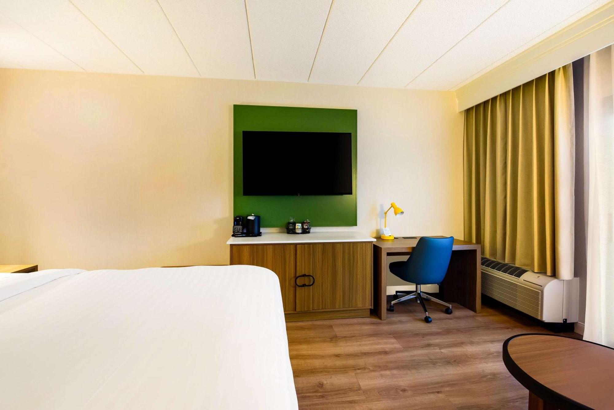 Sonesta Select Airport