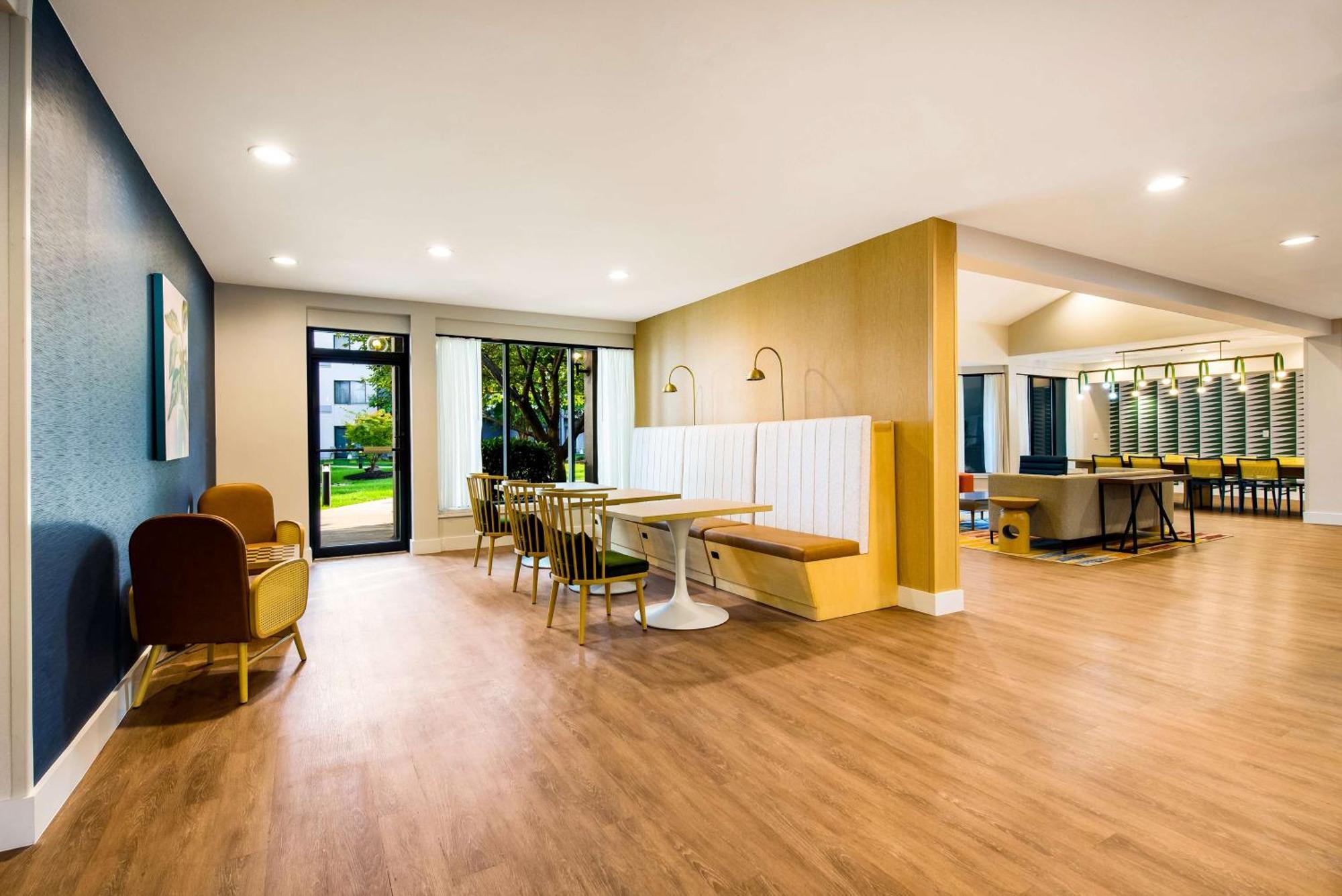 Sonesta Select Airport