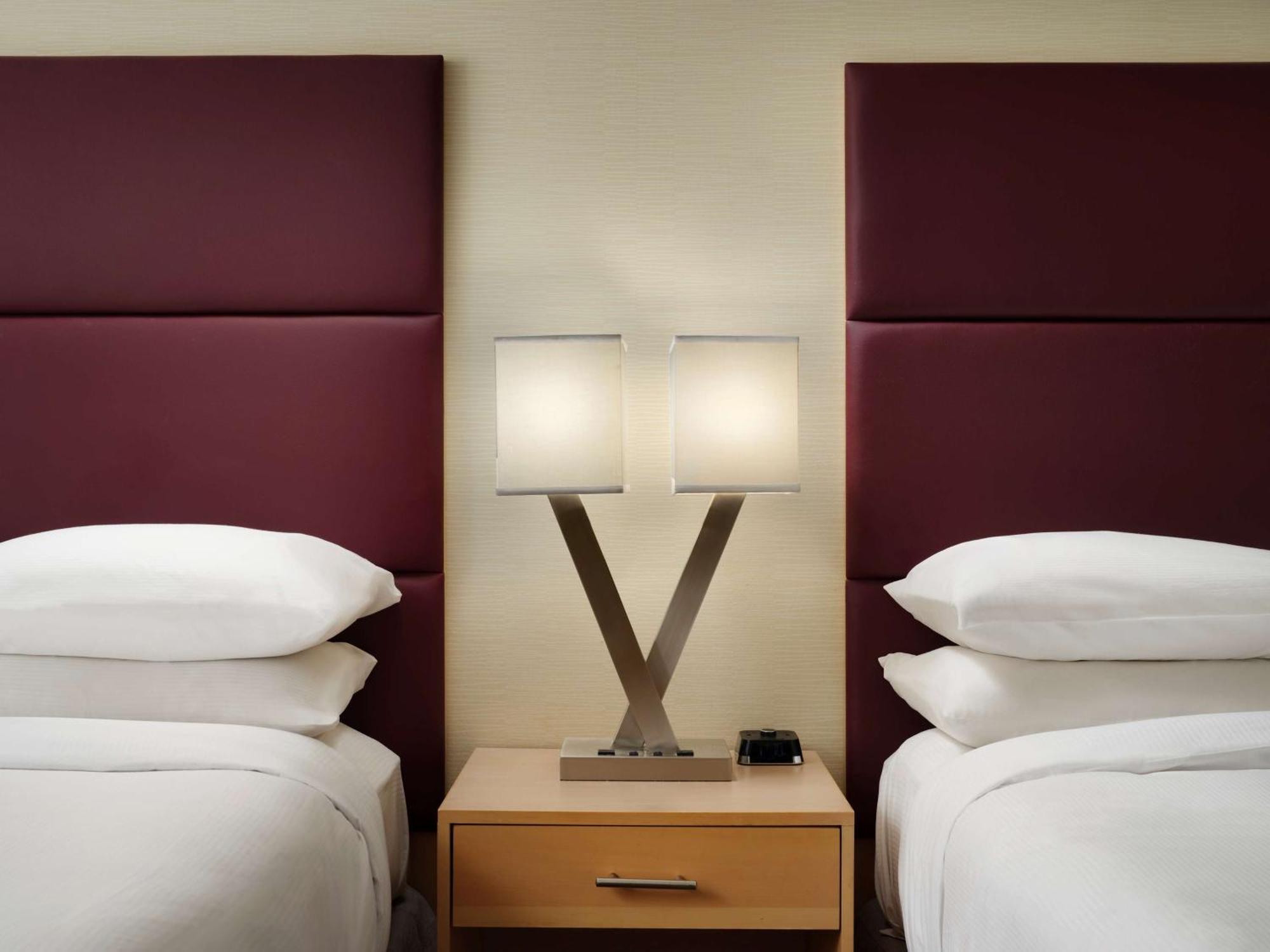 Doubletree By Hilton Center Hotel
