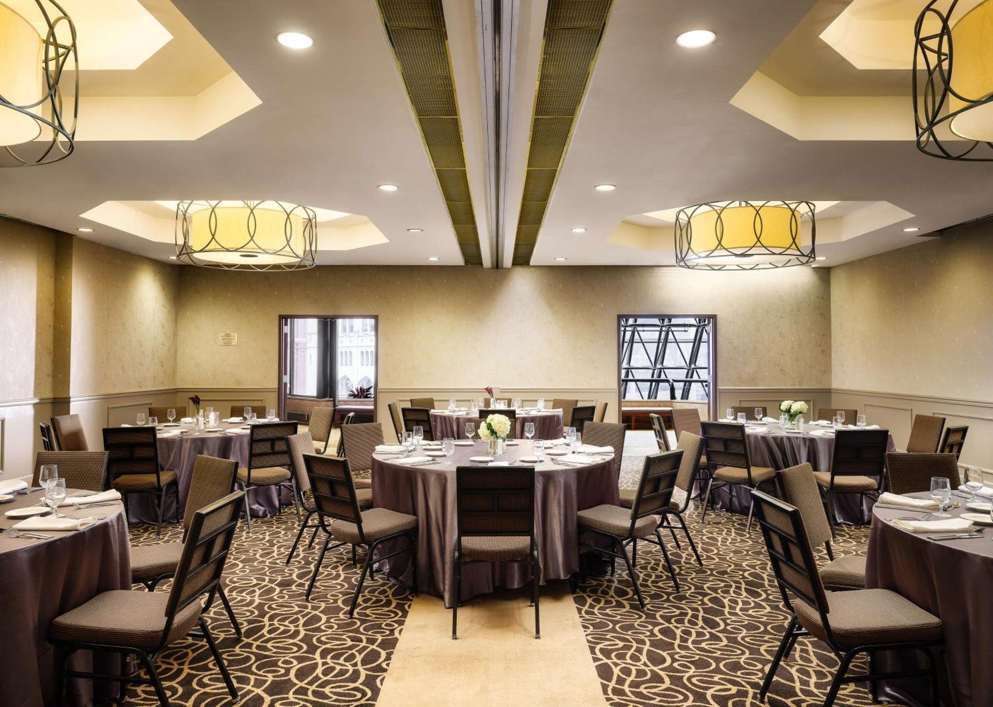 Hotel Doubletree By Hilton Center 4*