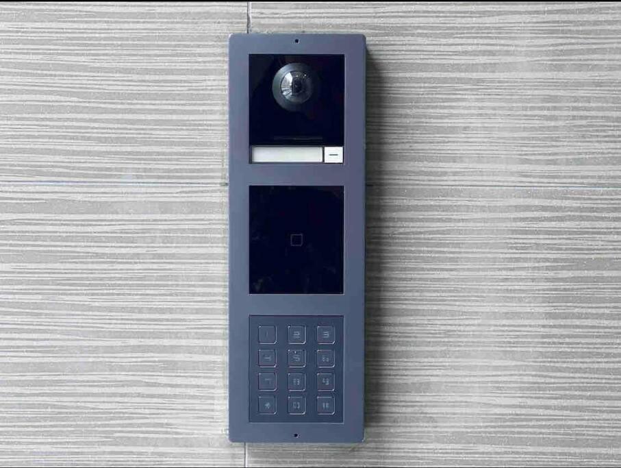 402 Stylish Luxe At Center Self Check-in Apartment Philadelphia