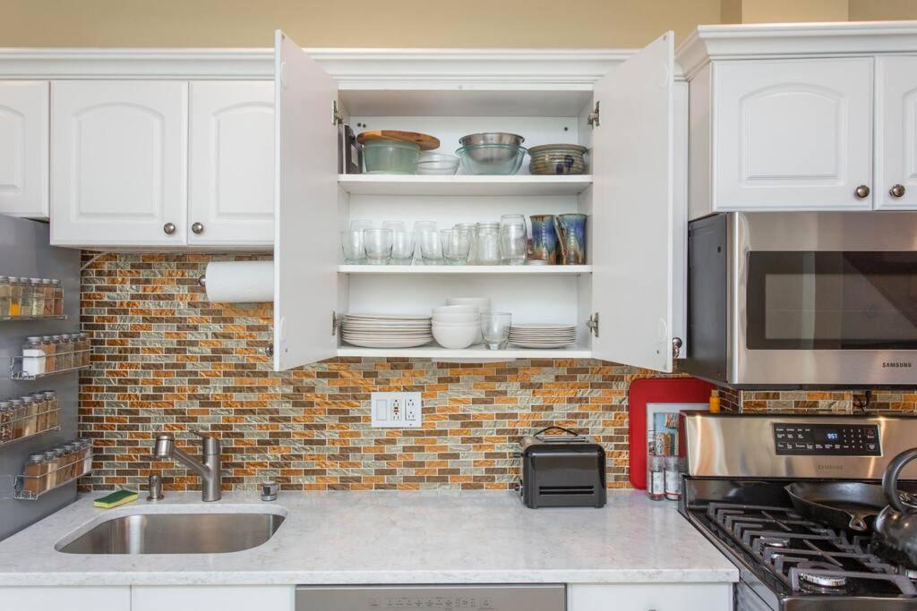 Walk Everywhere From Renovated 3bd Bella Vista Gem * Philadelphia