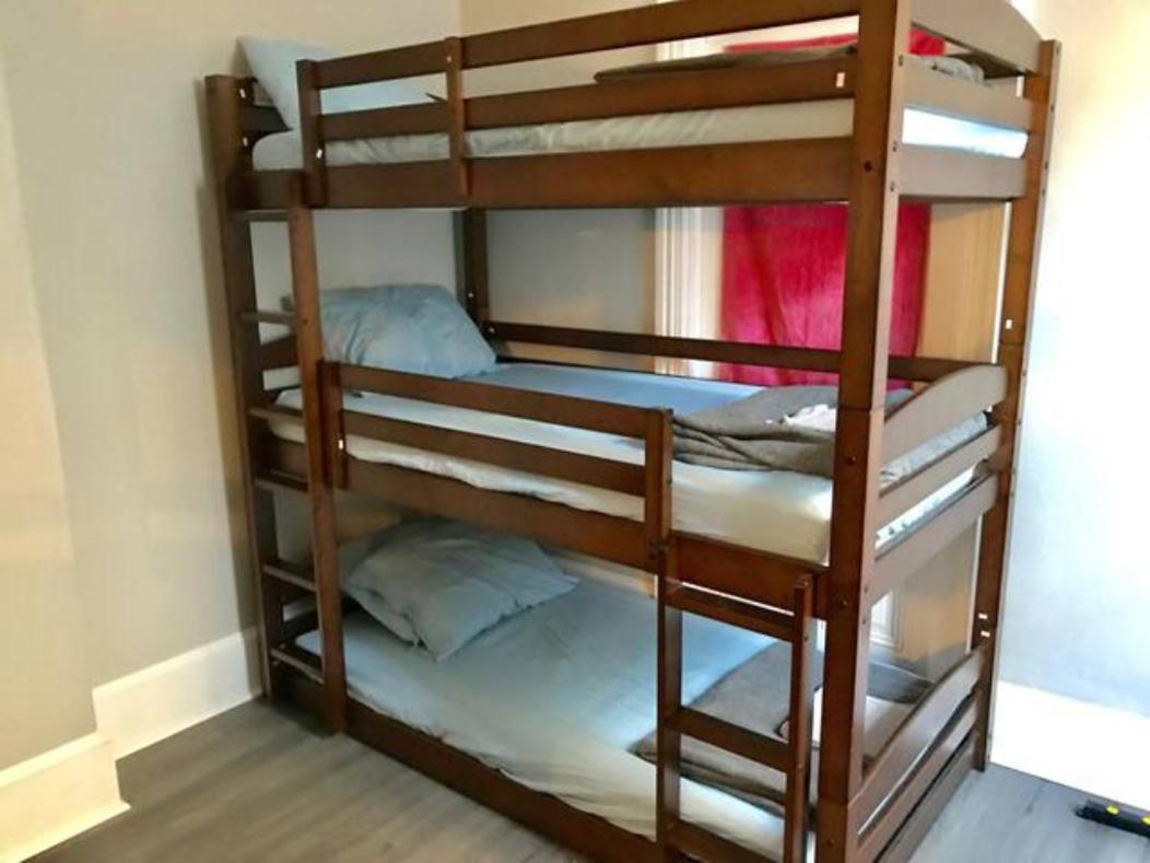 Philly Coed Dorm!! 15 Min Train To Center City!! * Philadelphia