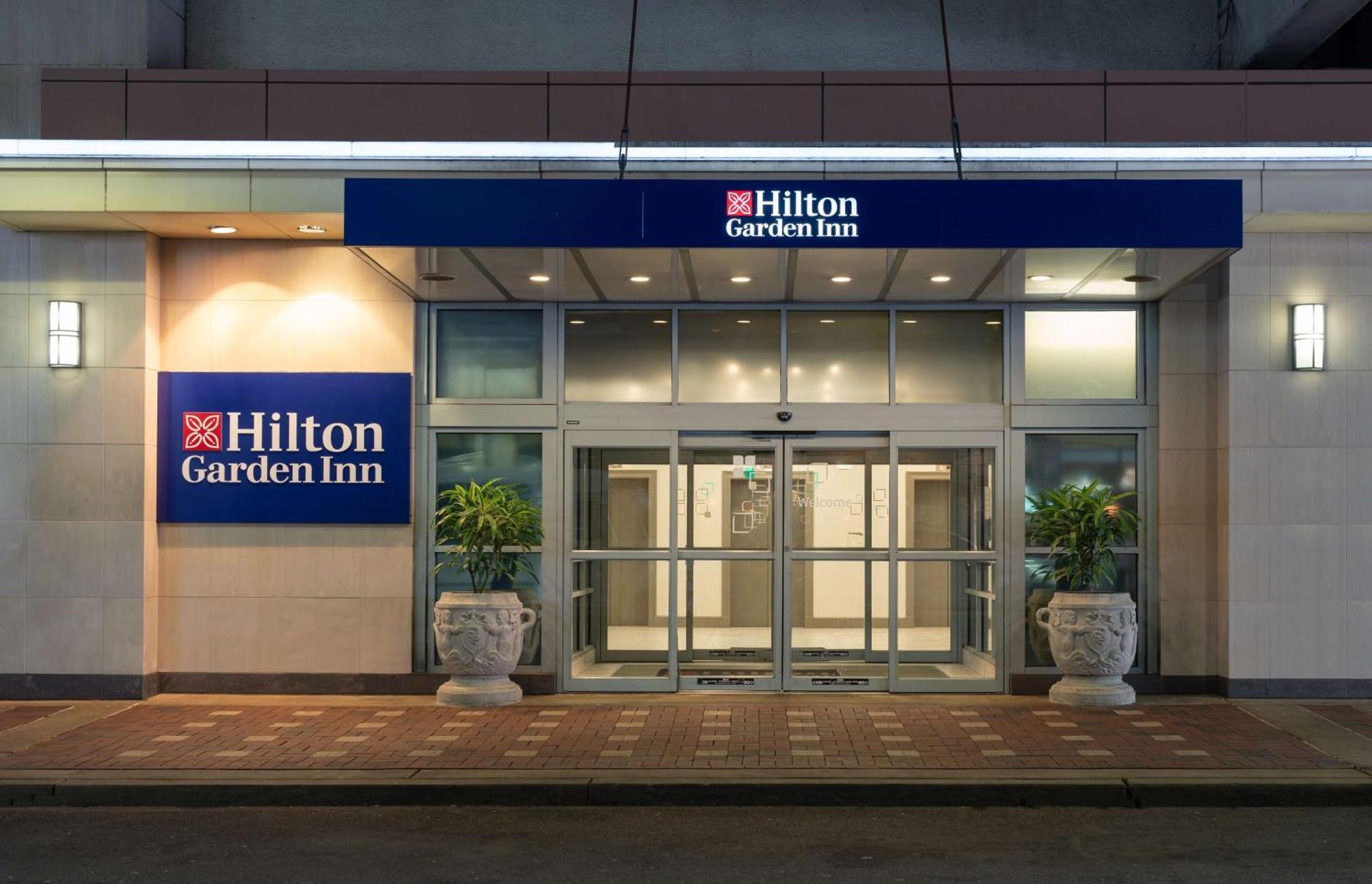 Hilton Garden Center