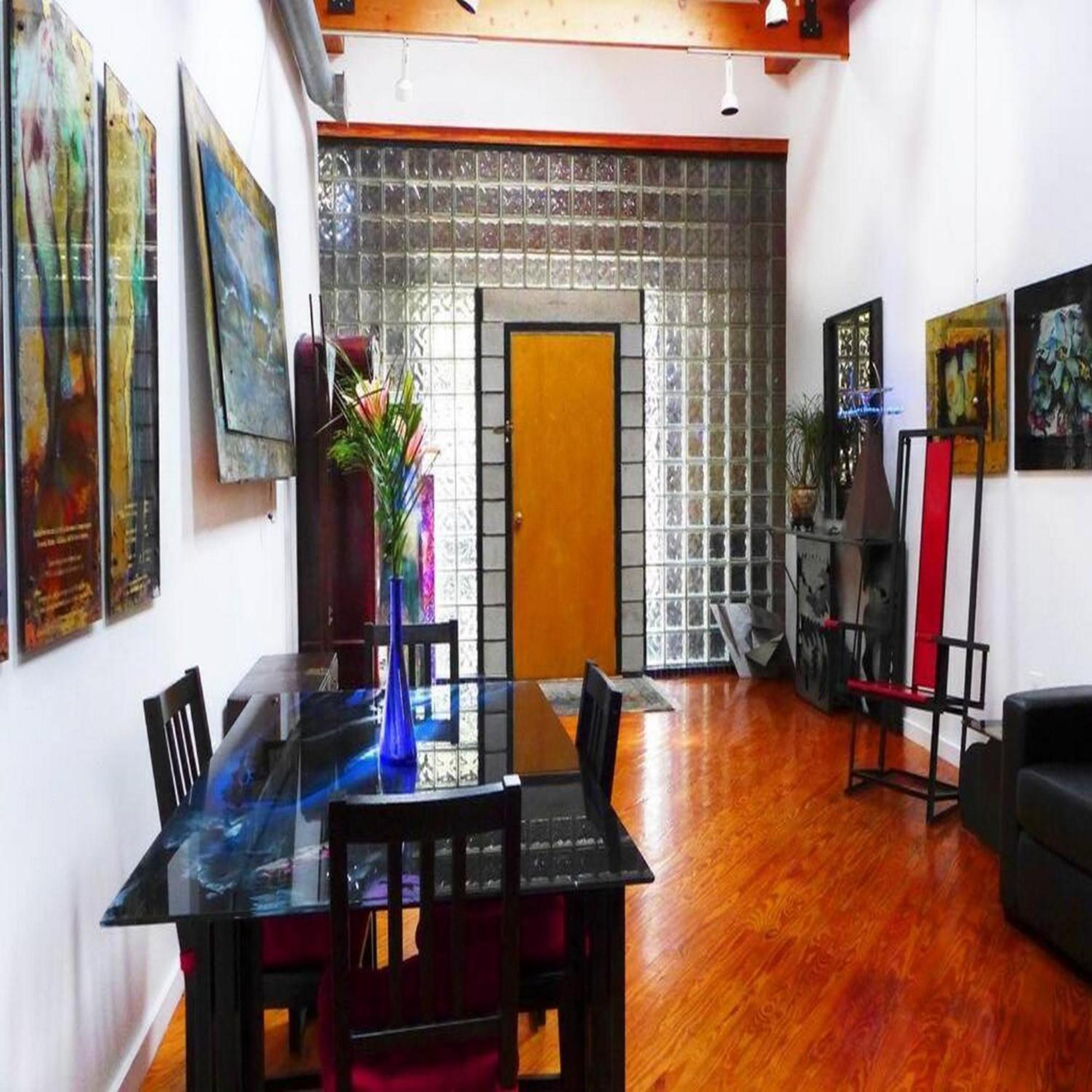 One-of-a-kind Artist's In Fairmount * Philadelphia