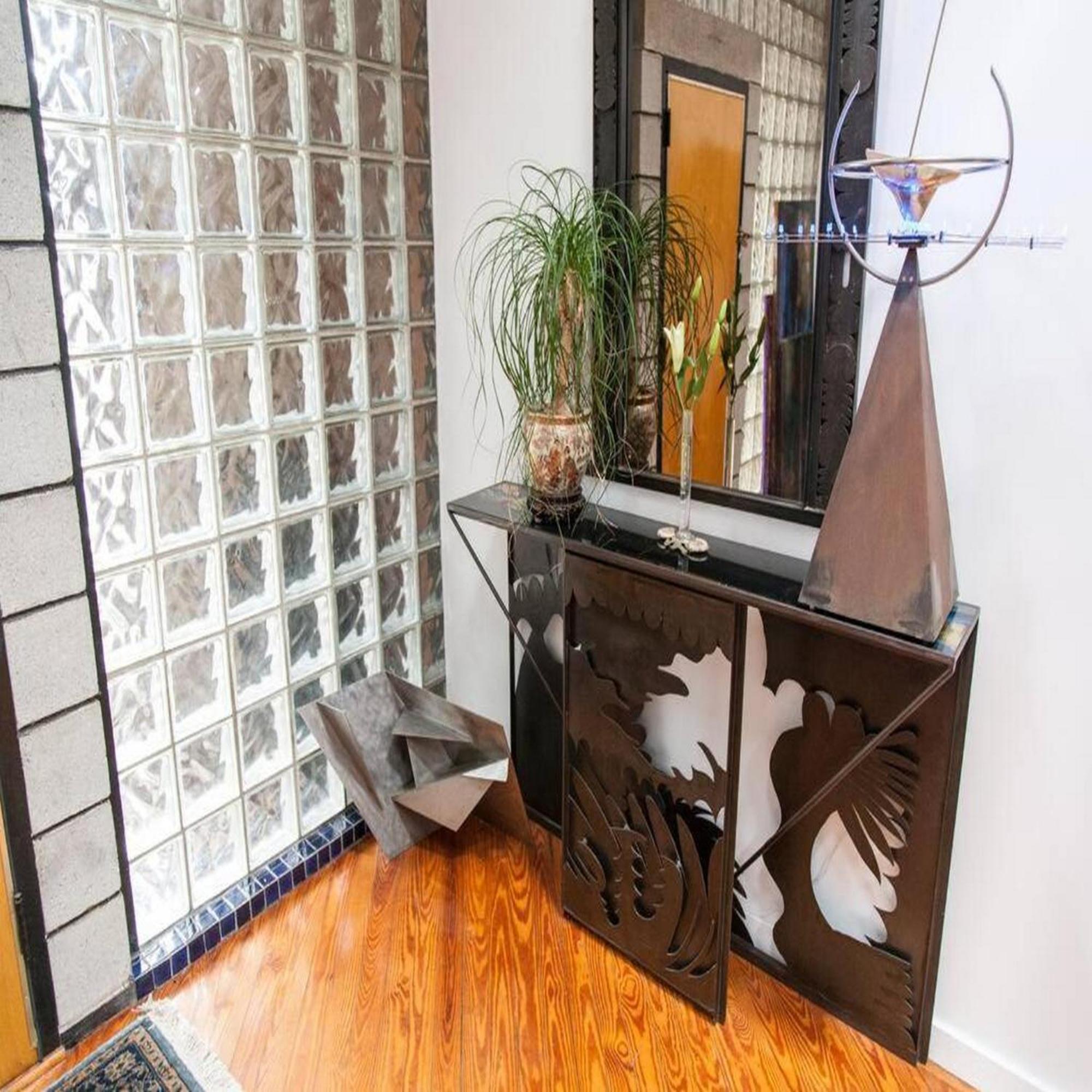 One-of-a-kind Artist's In Fairmount * Philadelphia