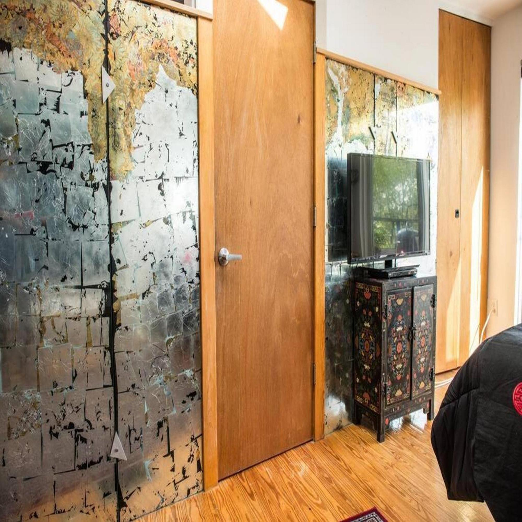 One-of-a-kind Artist's In Fairmount Holiday home