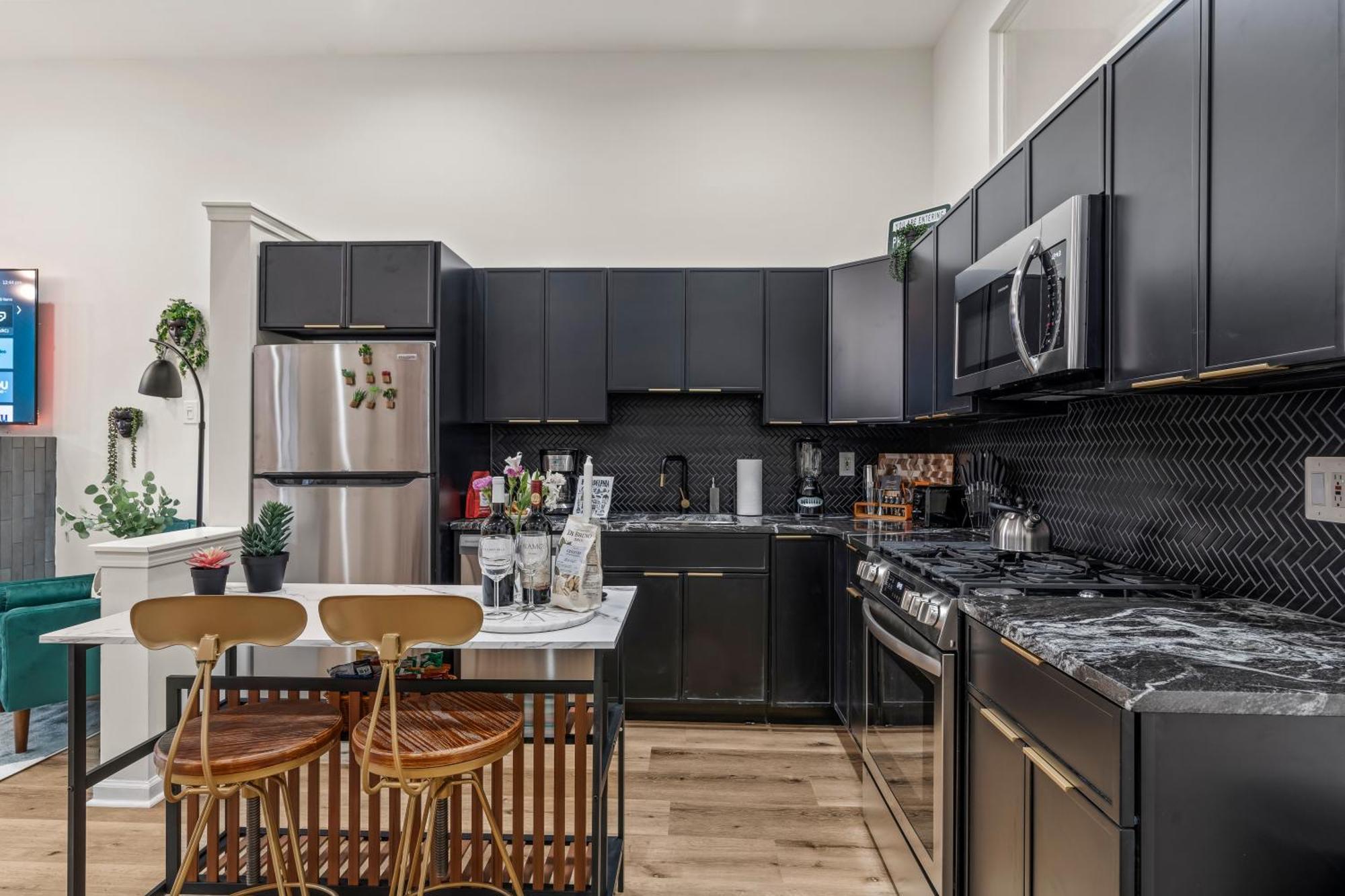 Prime Old Location Family Friendly Oasis Apartment