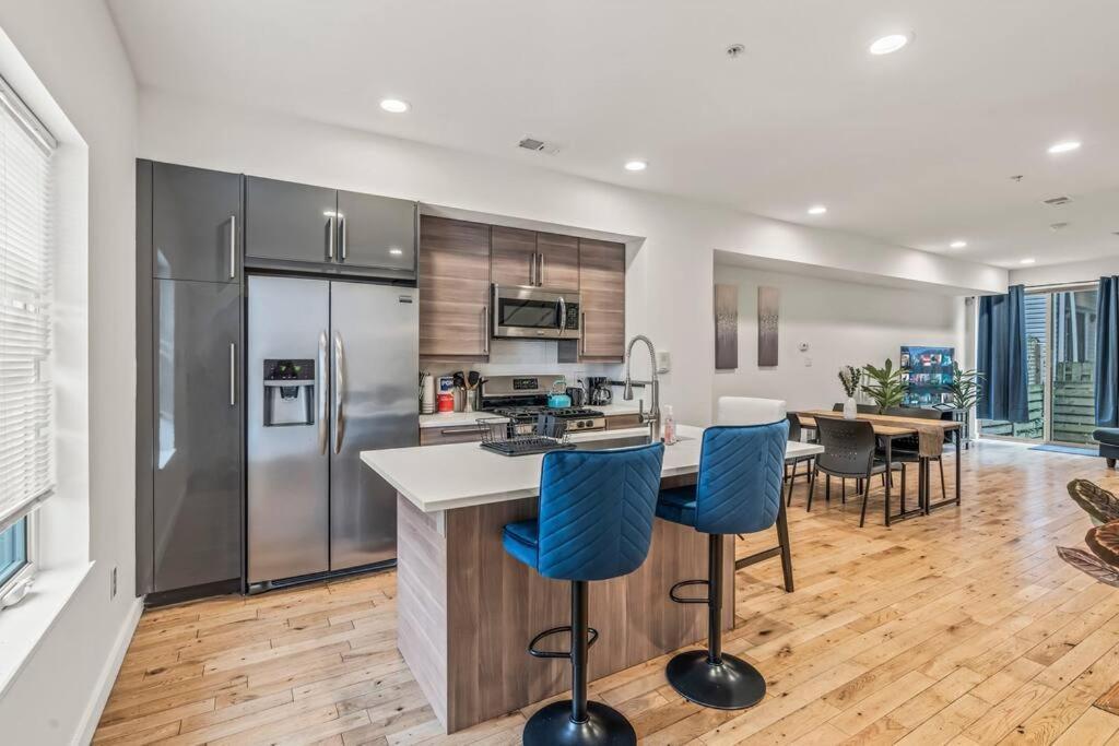 Huge And Modern Four Bedroom Two Bath Philadelphia