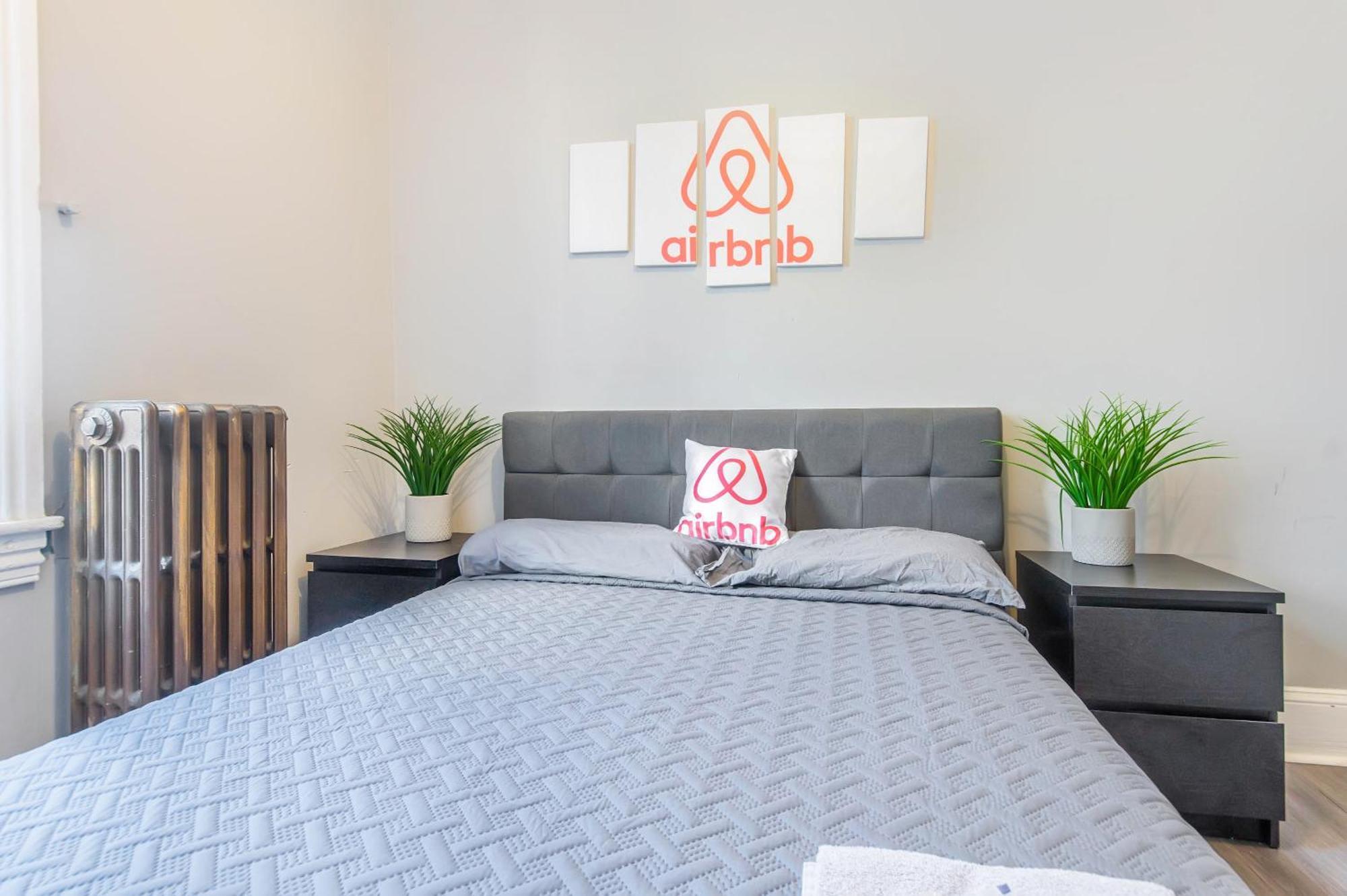 Hostel Philly Coed Dorm!! 15 Min Train To Center City!! Philadelphia