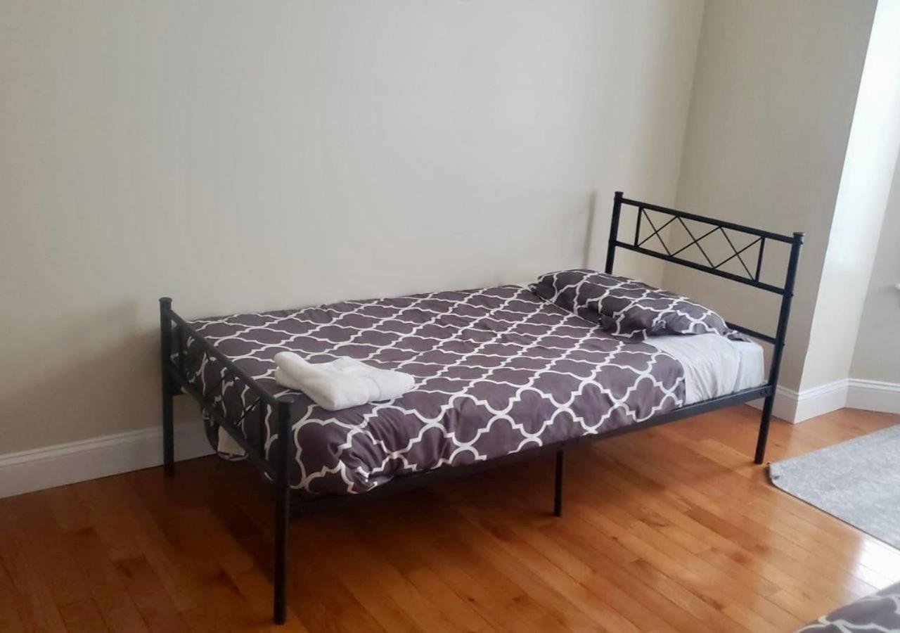 Newly Renovated Guest Near Transportation Guest house Philadelphia