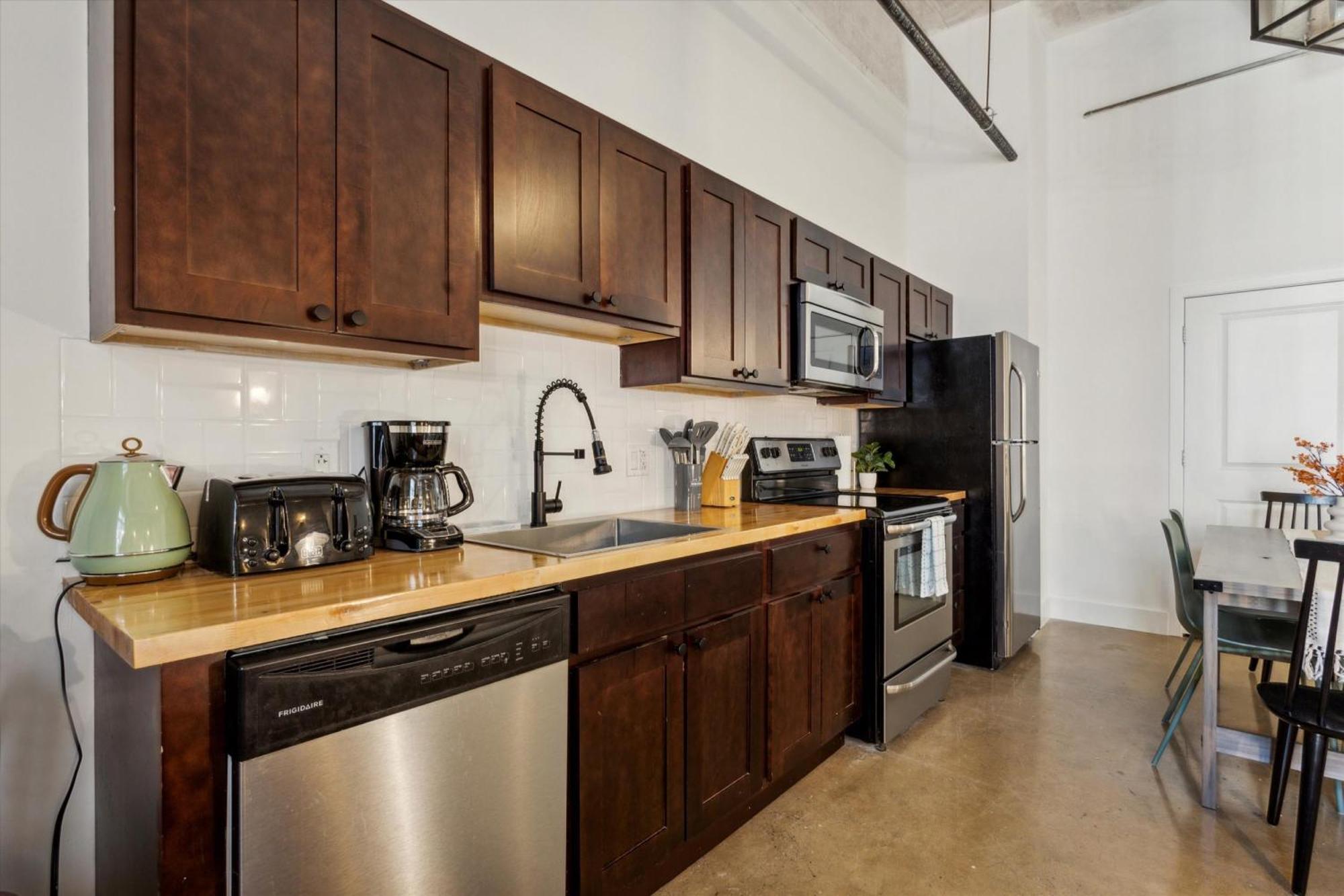 Apartment Large Studios, 1br, Free Parking, Gym, Game *
